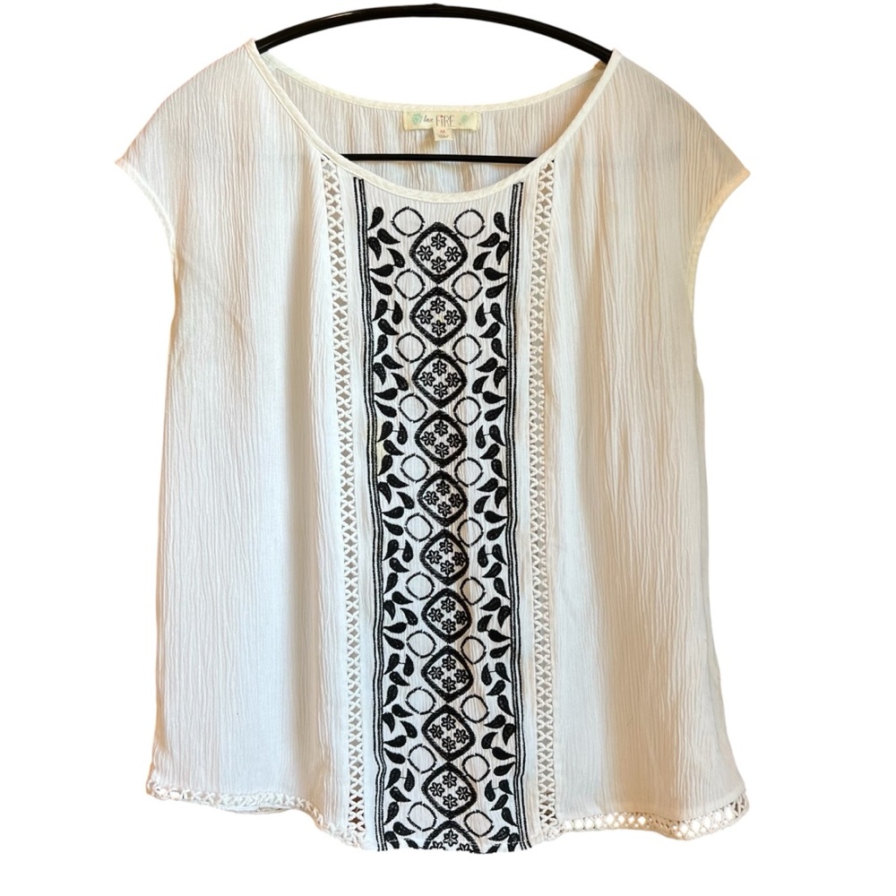 LOVE FIRE White Crinkle Blouse Black Embroidery Open Lace Keyhole Back Boho
